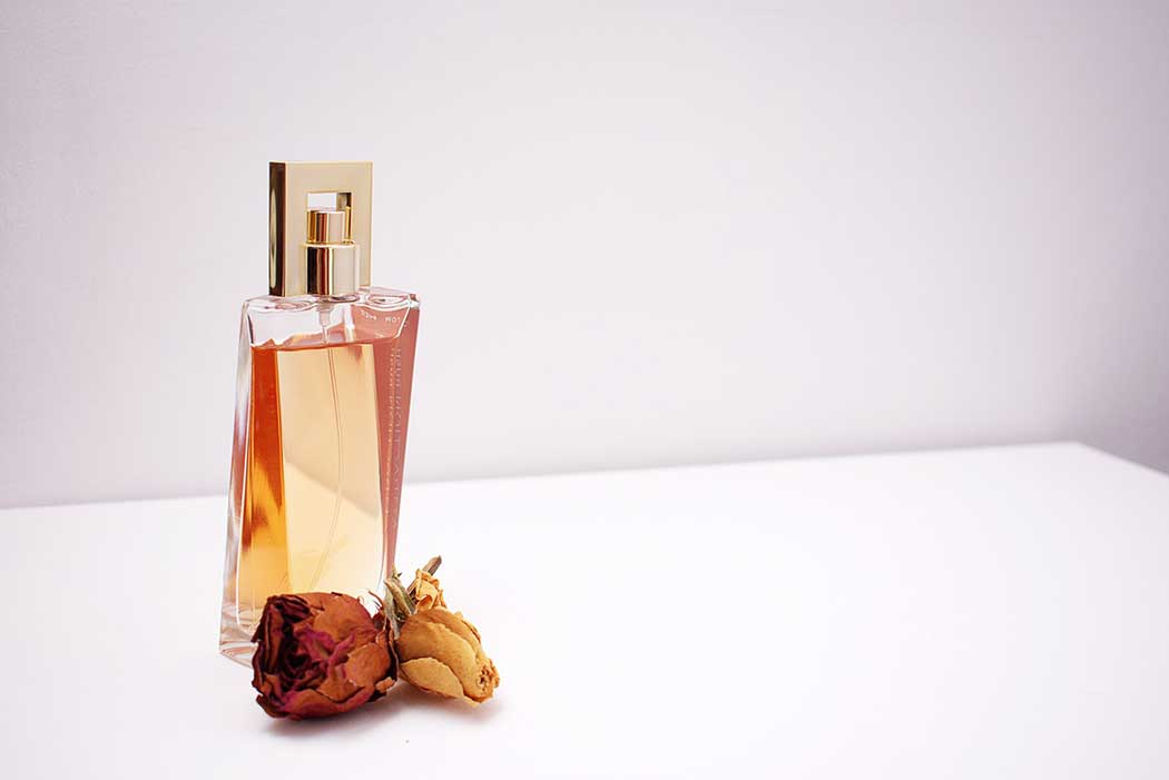 Perfume Far Away Avon - Resenha  Produtos de avon, Melhores perfumes  femininos nacionais, Avon